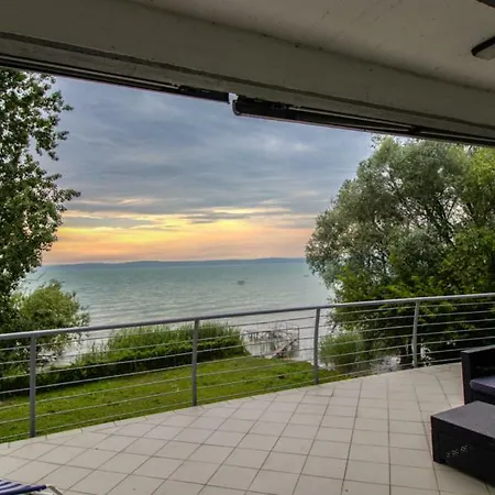 Balaton Vizparti Nyaralo Balatonakarattya